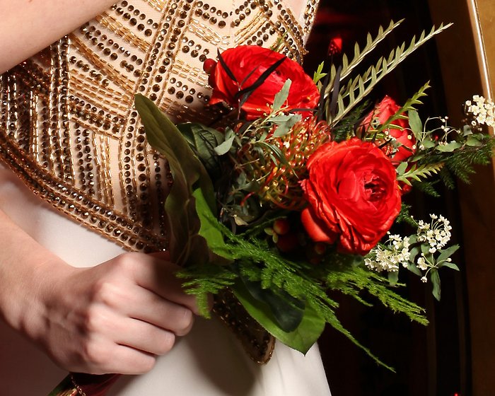 133 Premium Handheld Bouquet