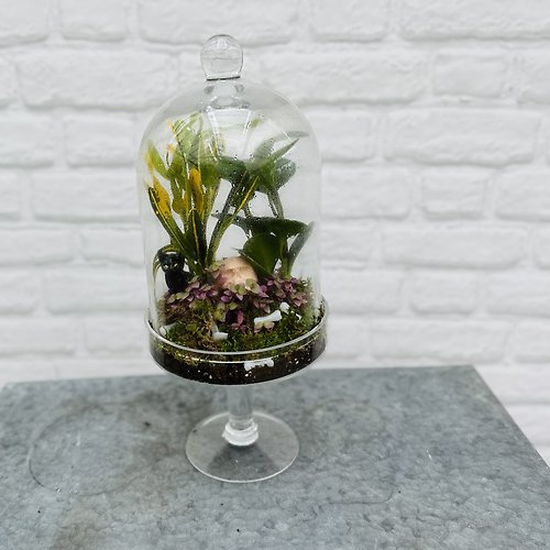 Spooky Terrarium